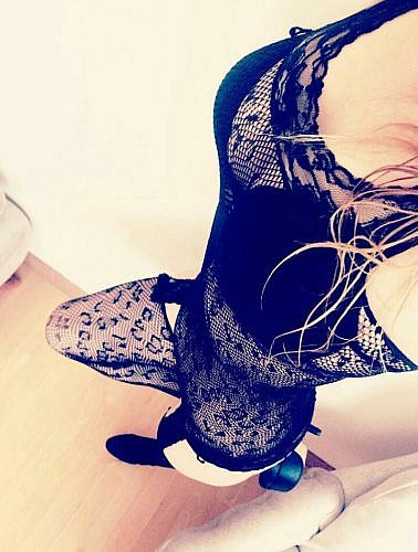 Oralda Iddialı Olan Tabii Resimli Escort Gülriz